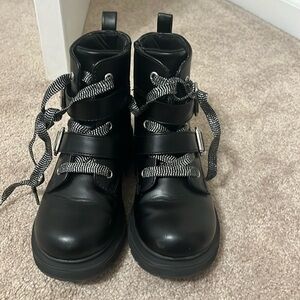 Mix No. 6 girls black boots with sparkly detail on back size 1.